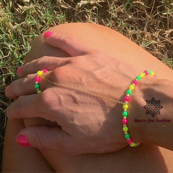 Neon Swarovski Pearls Necklace-Bracelet & Ring Set - Picture 5 of 13